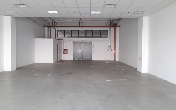 Showroom si depozit de inchiriat A1 Bucuresti Pitesti 350mp
